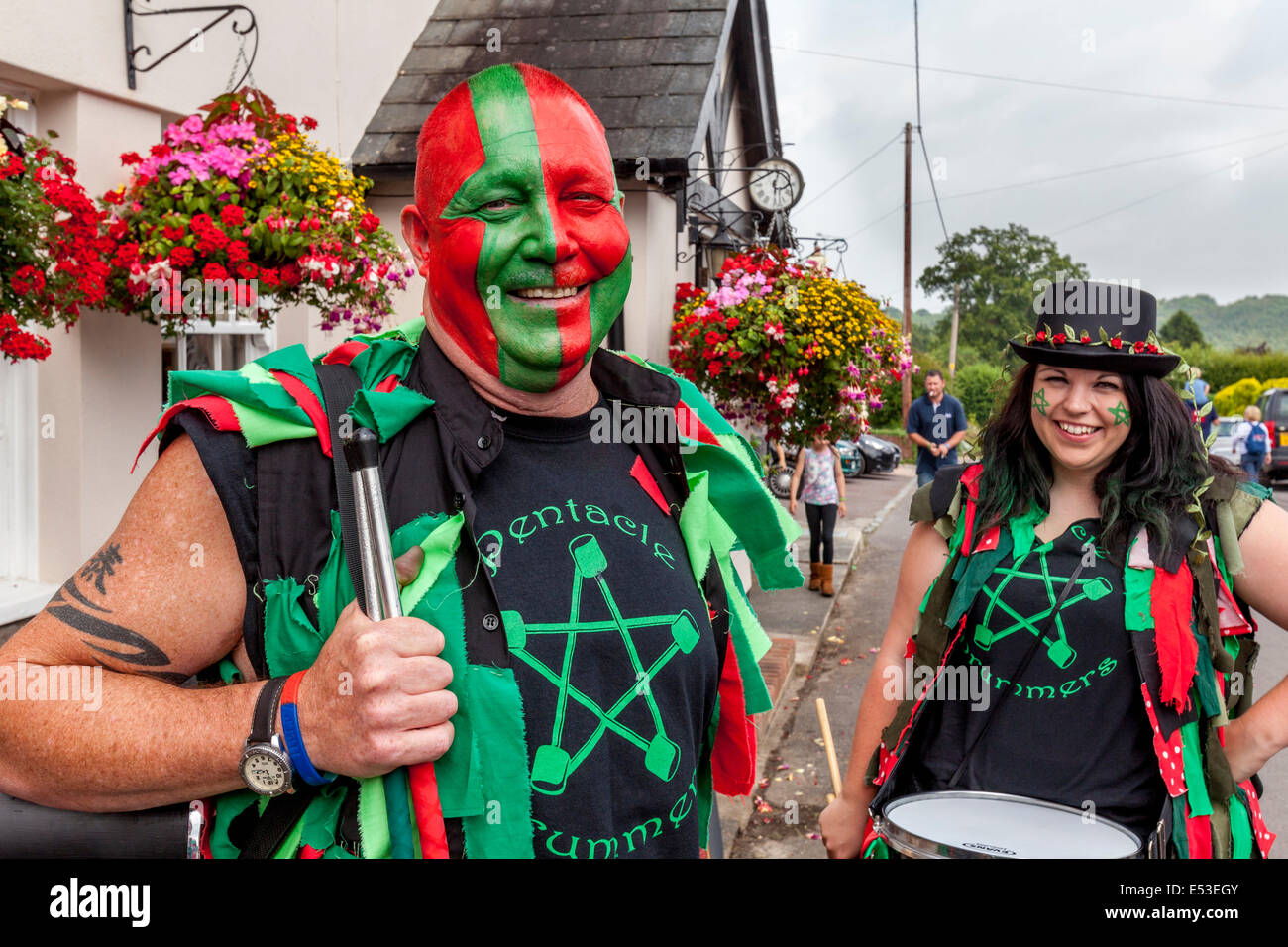 Members Of The Pentacle Drummers About To Perform At The Fairwarp Village Fete, Fairwarp, Sussex, England Stock Photo