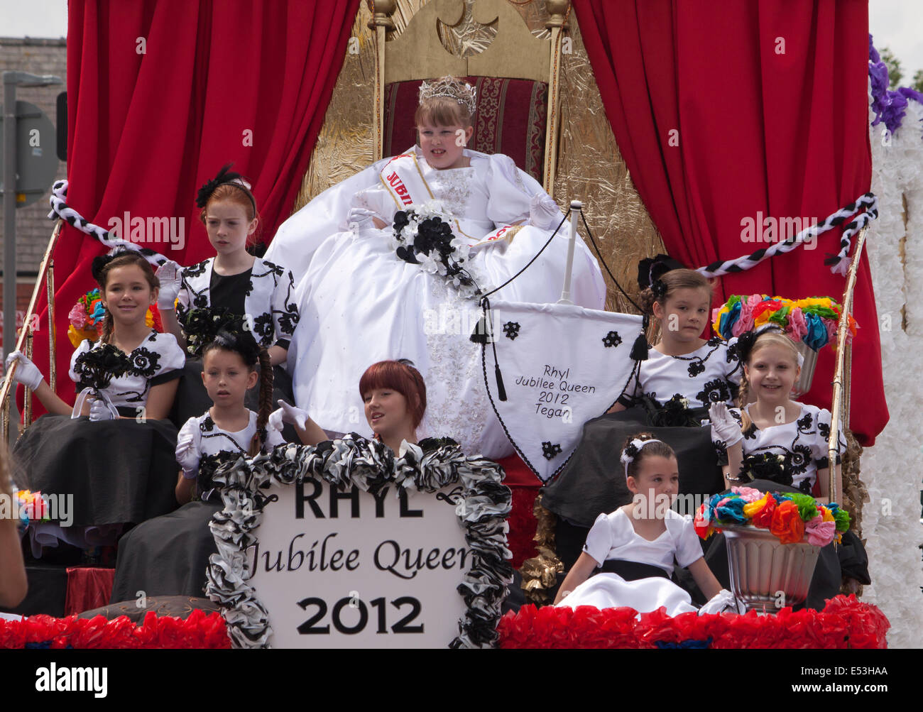 Carnival float uk hires stock photography and images Alamy