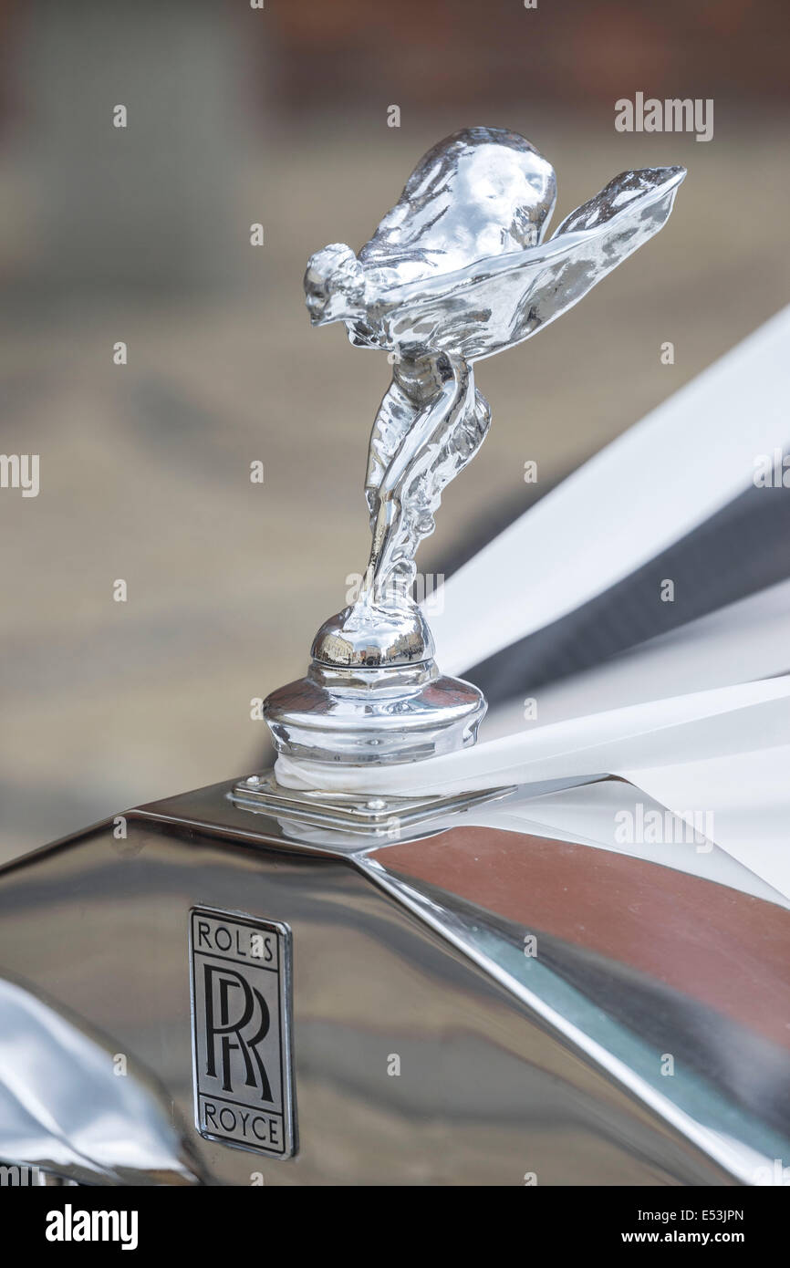 Old Rolls Royce figurine and badge close up Stock Photo - Alamy