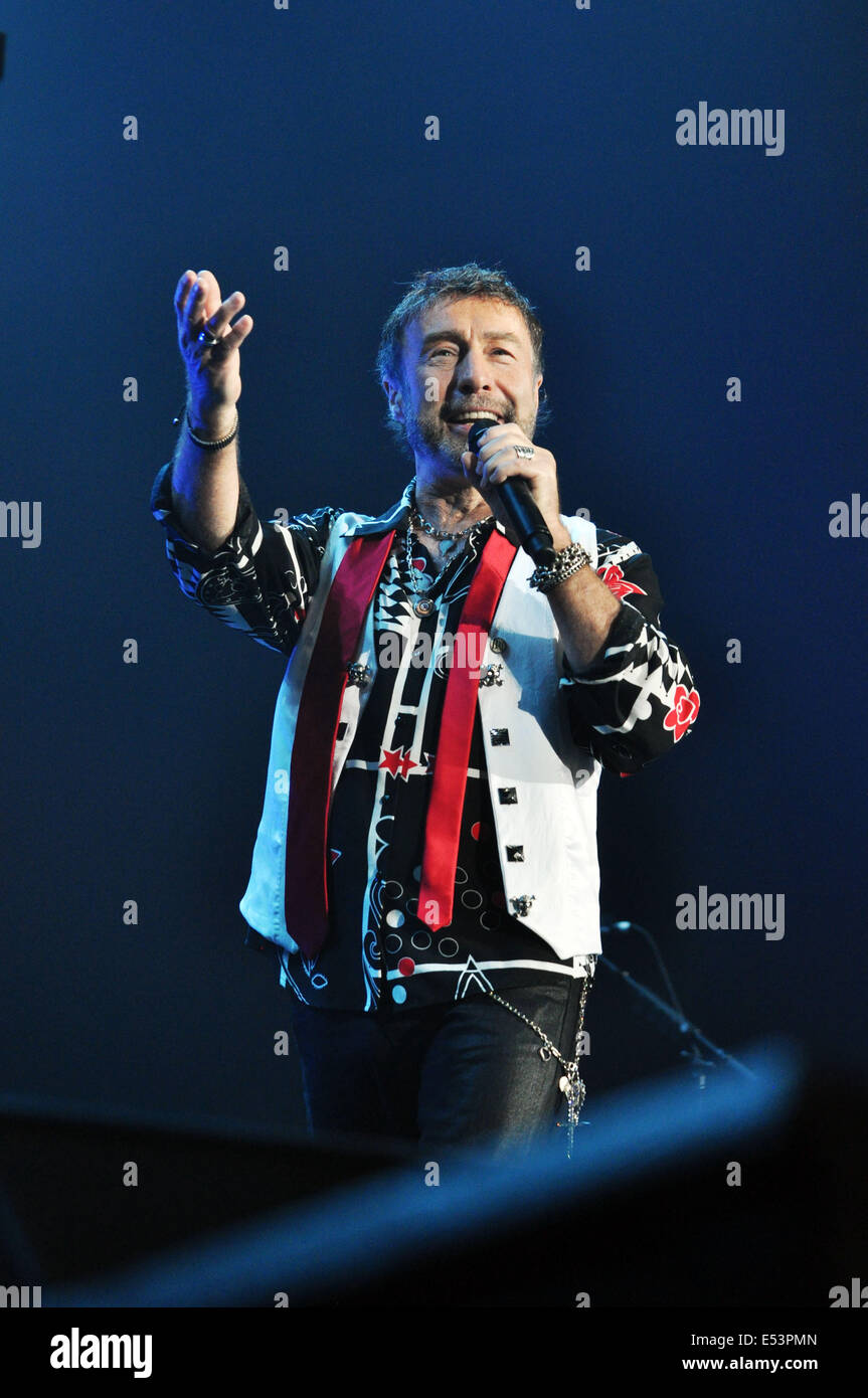 Raleigh, NC, USA. 15th July, 2014. Singer PAUL RODGERS of the rock band 'Bad Company' performing at Walnut Creek Amphitheater. © Tina Fultz/ZUMA Wire/Alamy Live News Stock Photo
