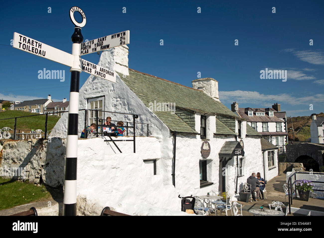 UK, Wales, Gwynedd, Lleyn peninsula, Aberdaron, y Gegin Fawr, café once used to feed Bardsey Monks Stock Photo