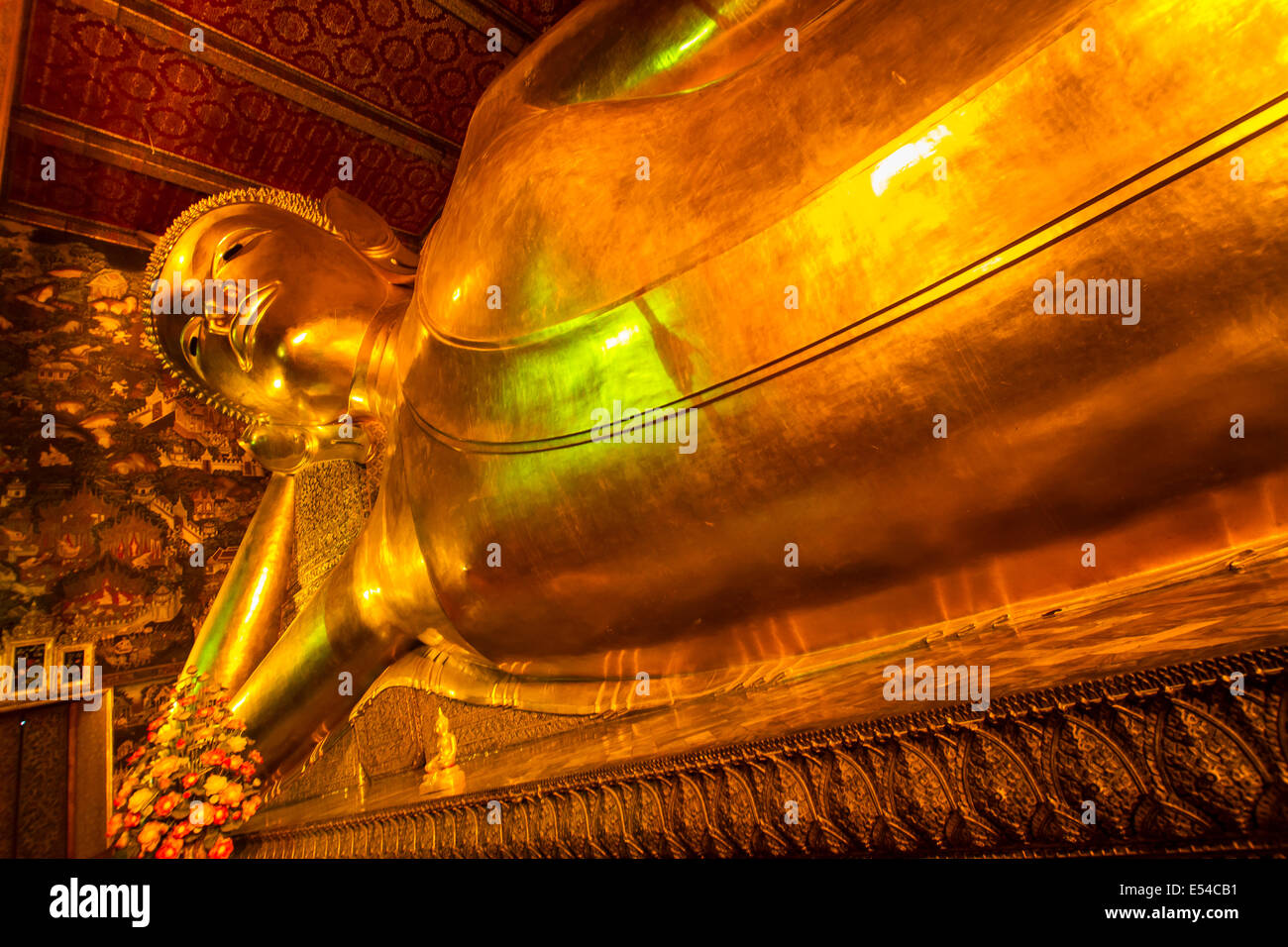Reclining Buddha. Wat Pho temple. Bangkok, Thailand. Asia. Stock Photo