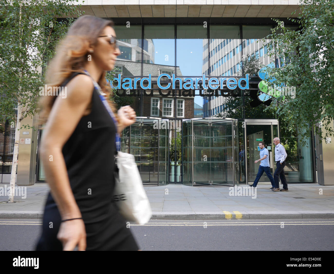 Standard Chartered Bank London Stock Photo Alamy