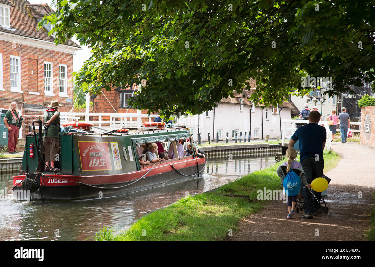 The Jubilee canalboat cruising the Kennet & Avon Canal at Newbury Berkshire UK Stock Photo