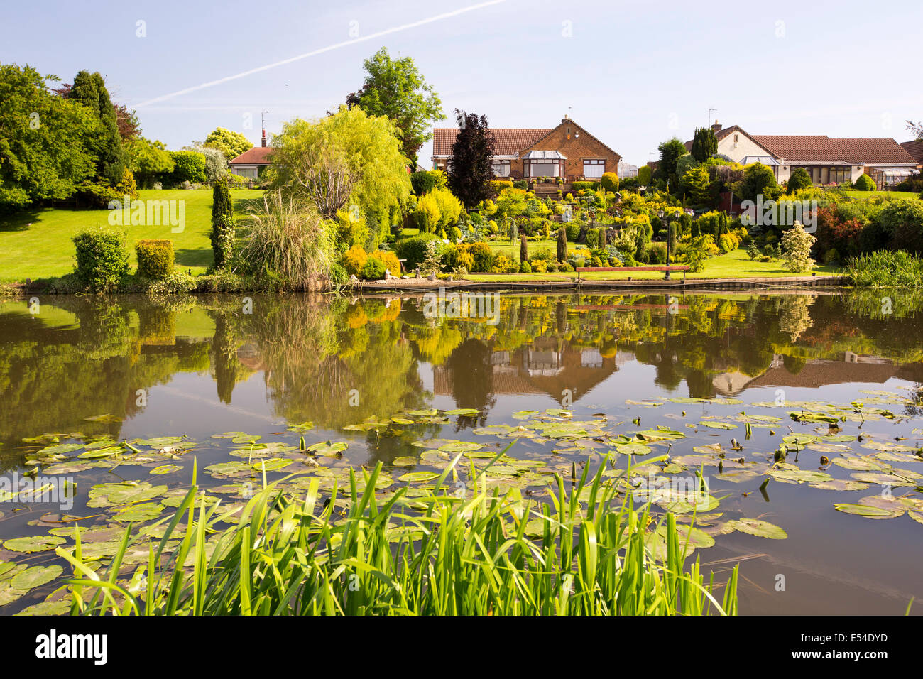 House next to river hires stock photography and images Alamy