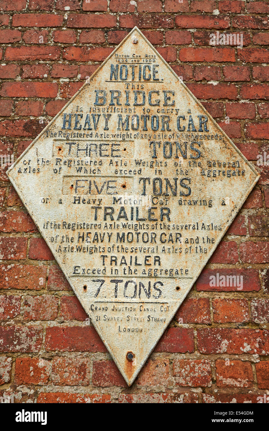 Canal Bridge Sign Showing Weight Capacity Or Limit Of The Bridge Foxton Locks Market Harborough Leicestershire UK Stock Photo