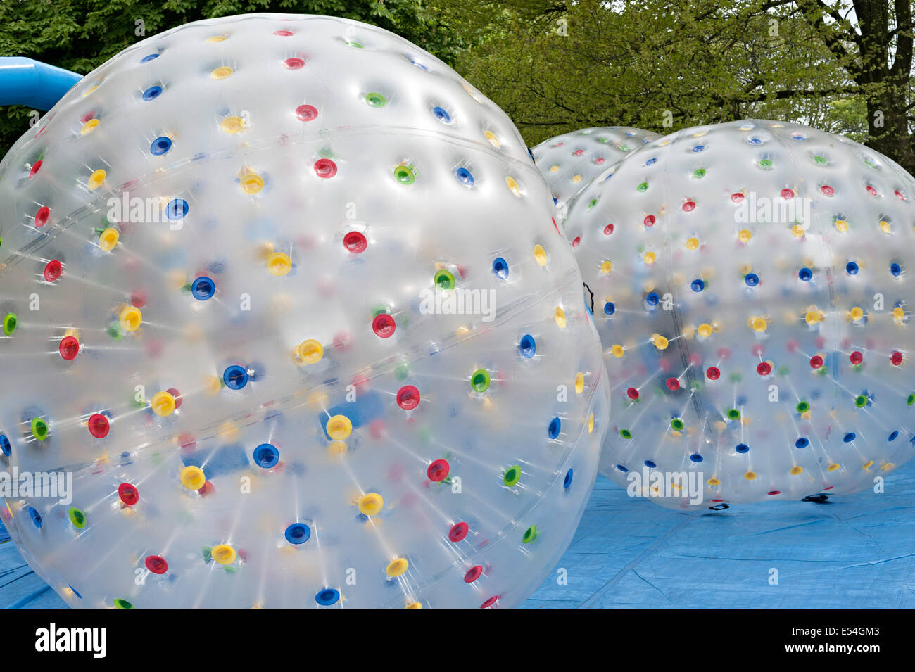Giant inflatable ball Banque de photographies et d'images à haute  résolution - Alamy