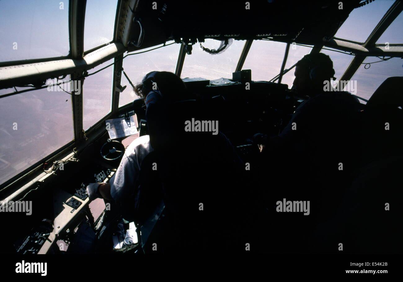 C 130 cockpit hi-res stock photography and images - Alamy