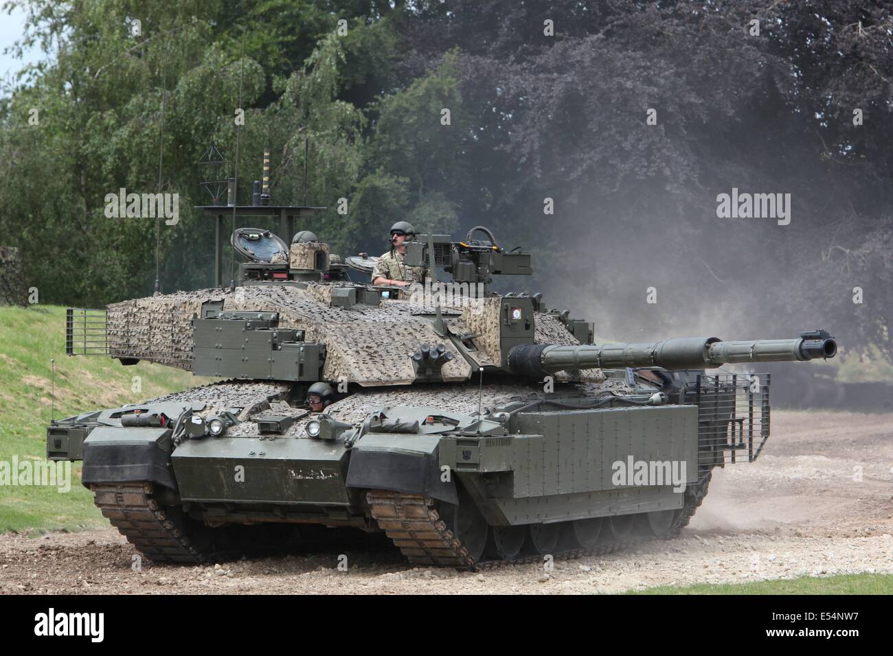 mh4u auxl vs challenger 2 mh4u auxl vs challenger 2