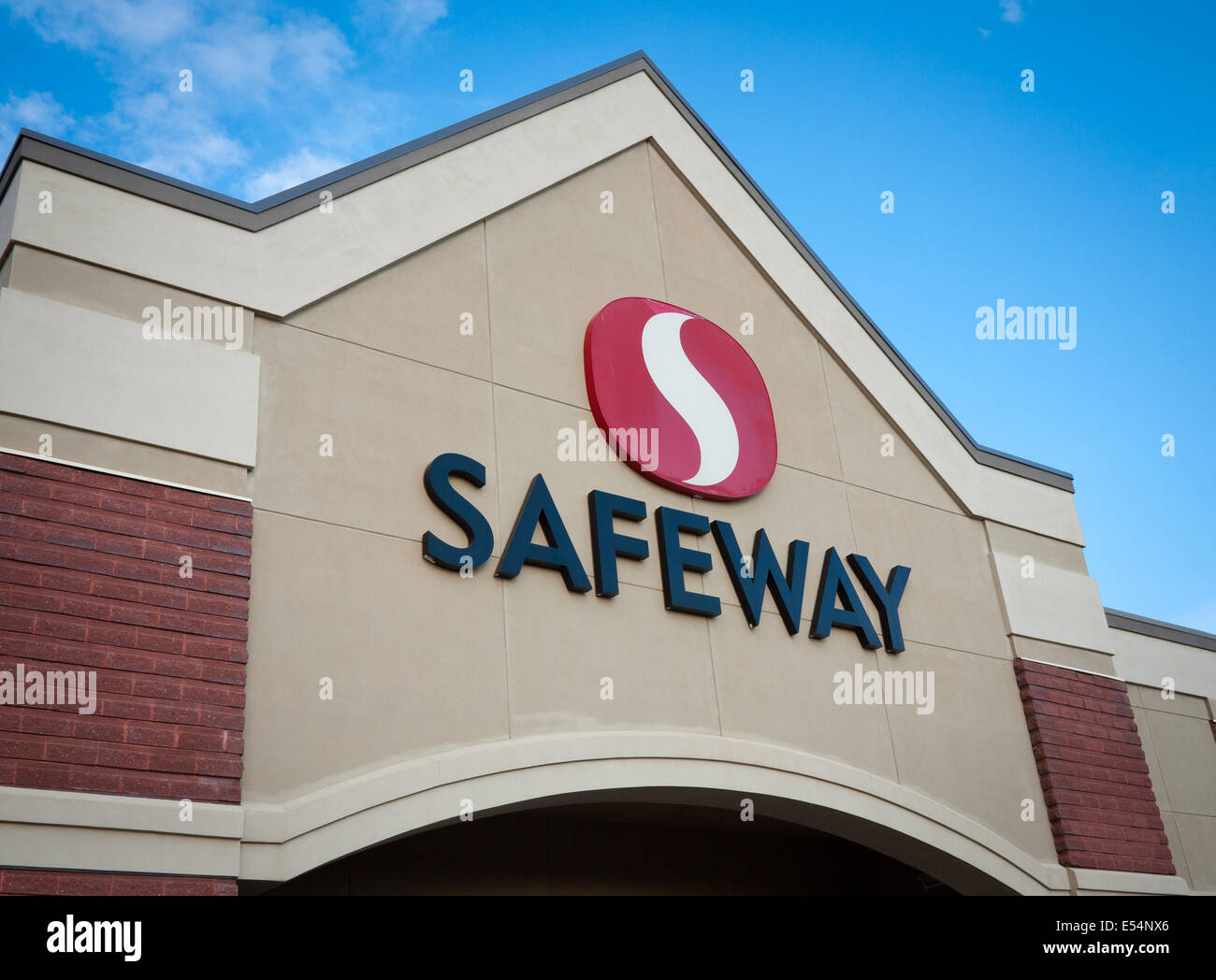The exterior of a Canada Safeway store in Edmonton, Alberta, Canada. Stock Photo