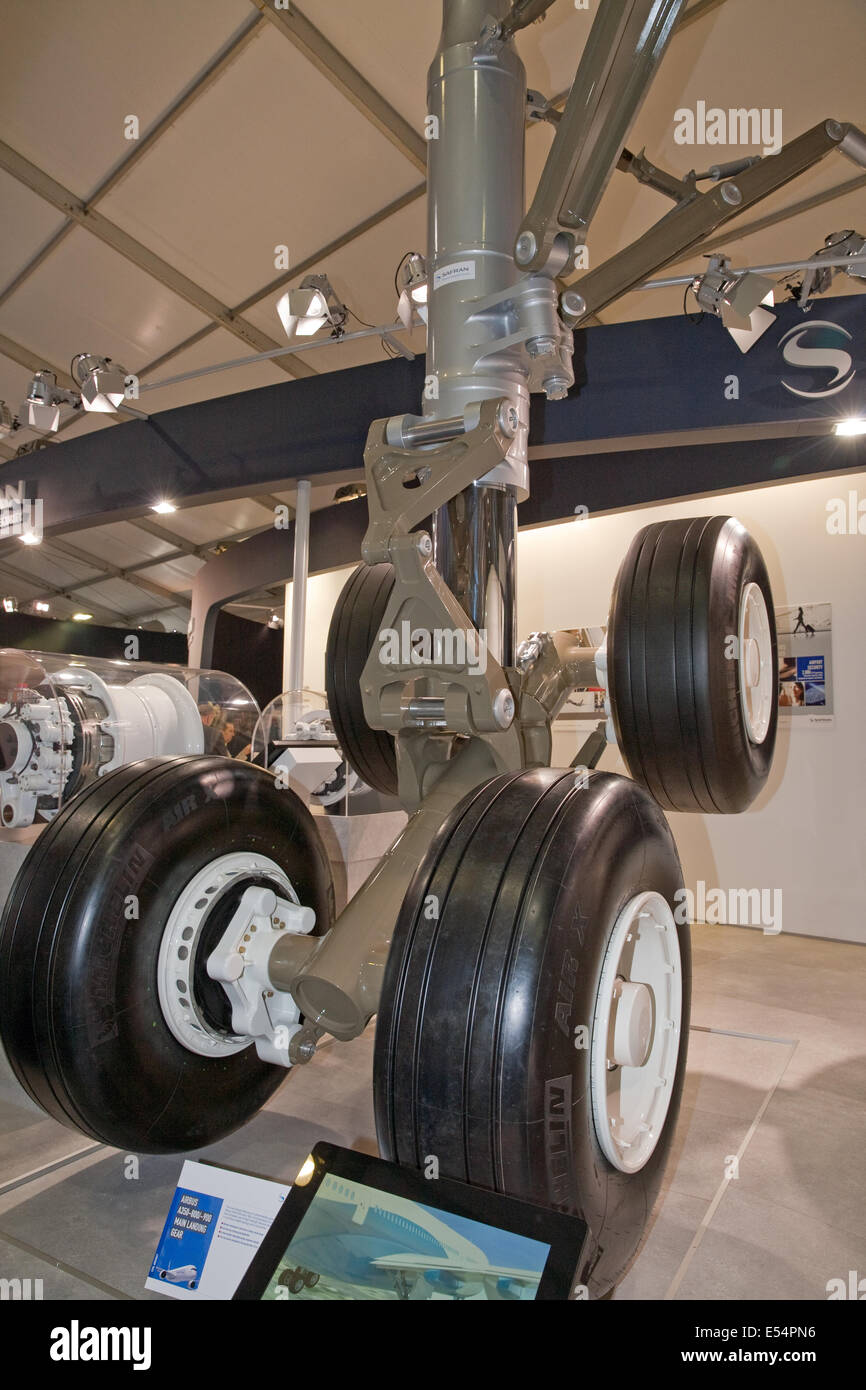 Airbus A350800 or 900 series main landing gear Stock Photo Alamy