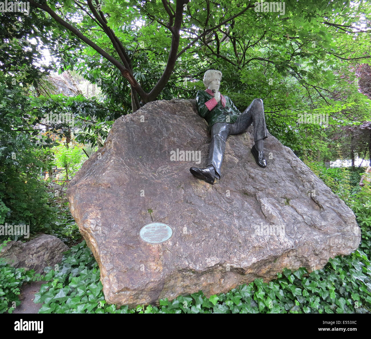 OSCAR WILDE Irish writer's statue on the corner of Merrion Square, Dublin, opposite his