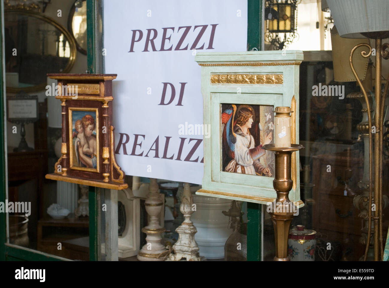 Antiques Shop Stock Photos & Antiques Shop Stock Images Alamy