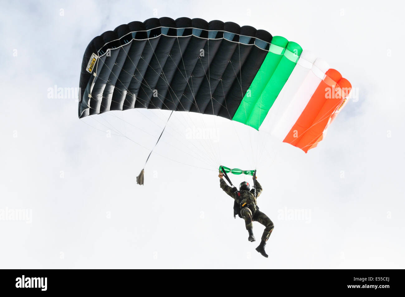 A member of the Black Knights Parachute team (from the Irish Defence Forces) comes in to land Stock Photo