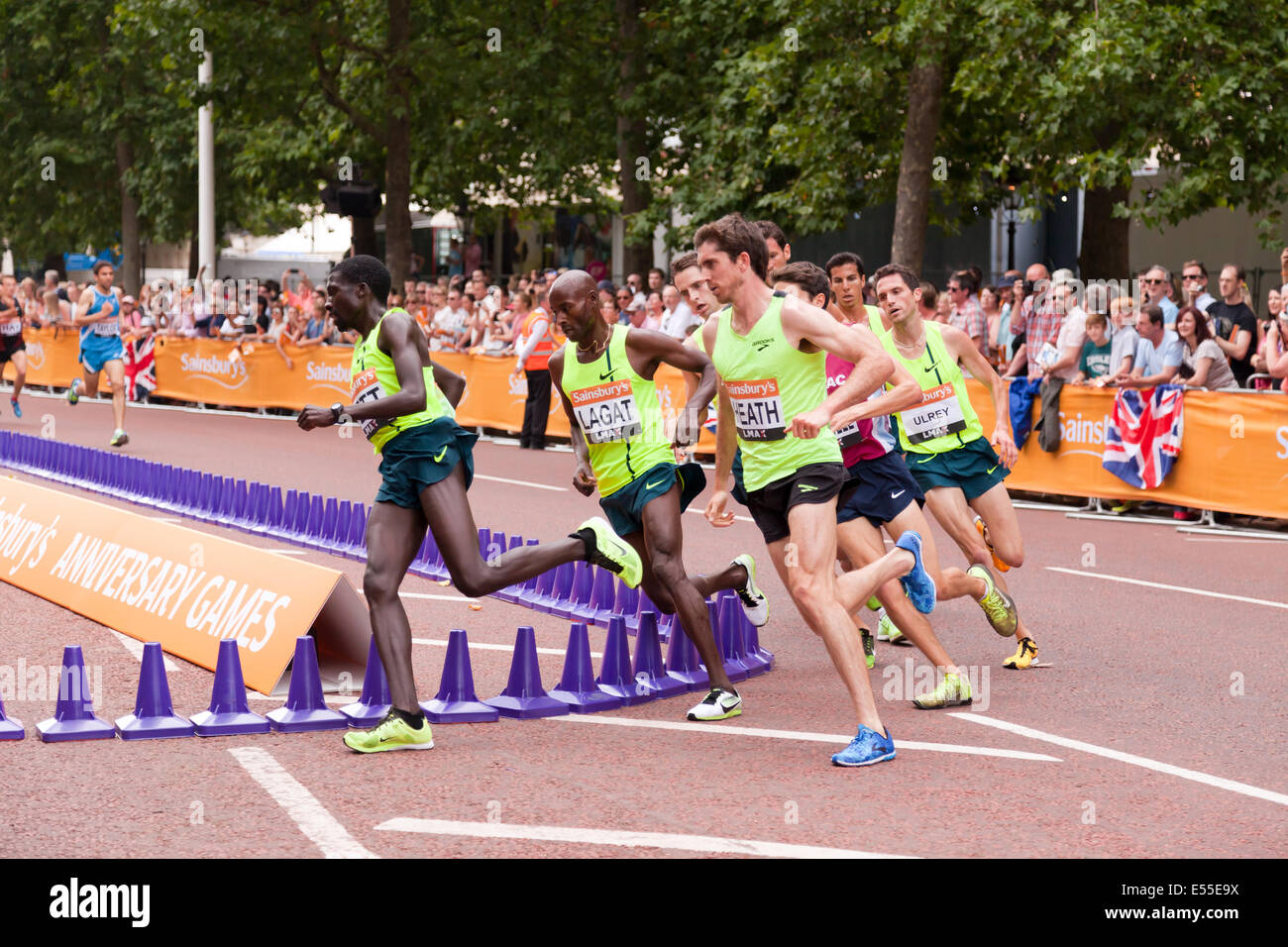 Competitors in the Men's two mile final, rounding the hairpin, at the end of the Mall, at the Sainsbury's Anniversary Games, Session Two - The Mall, Siunday 20th June 2014. Bernard Lagat (USA), went on to win the race in  a time of 8min27s. Stock Photo