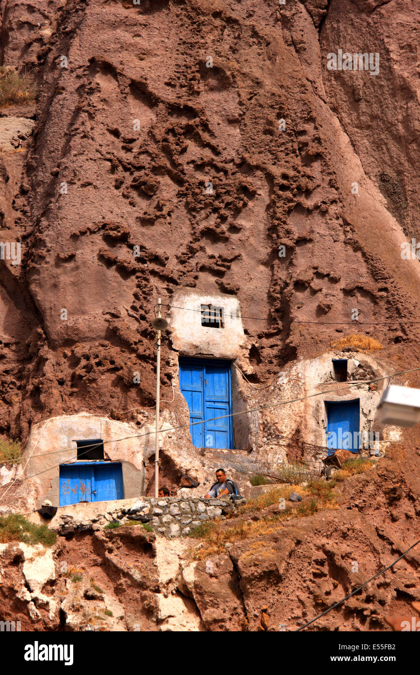 Rock cut houses at the old port of Fira, in the caldera of Santorini island, Cyclades, Aegean sea, Greece Stock Photo