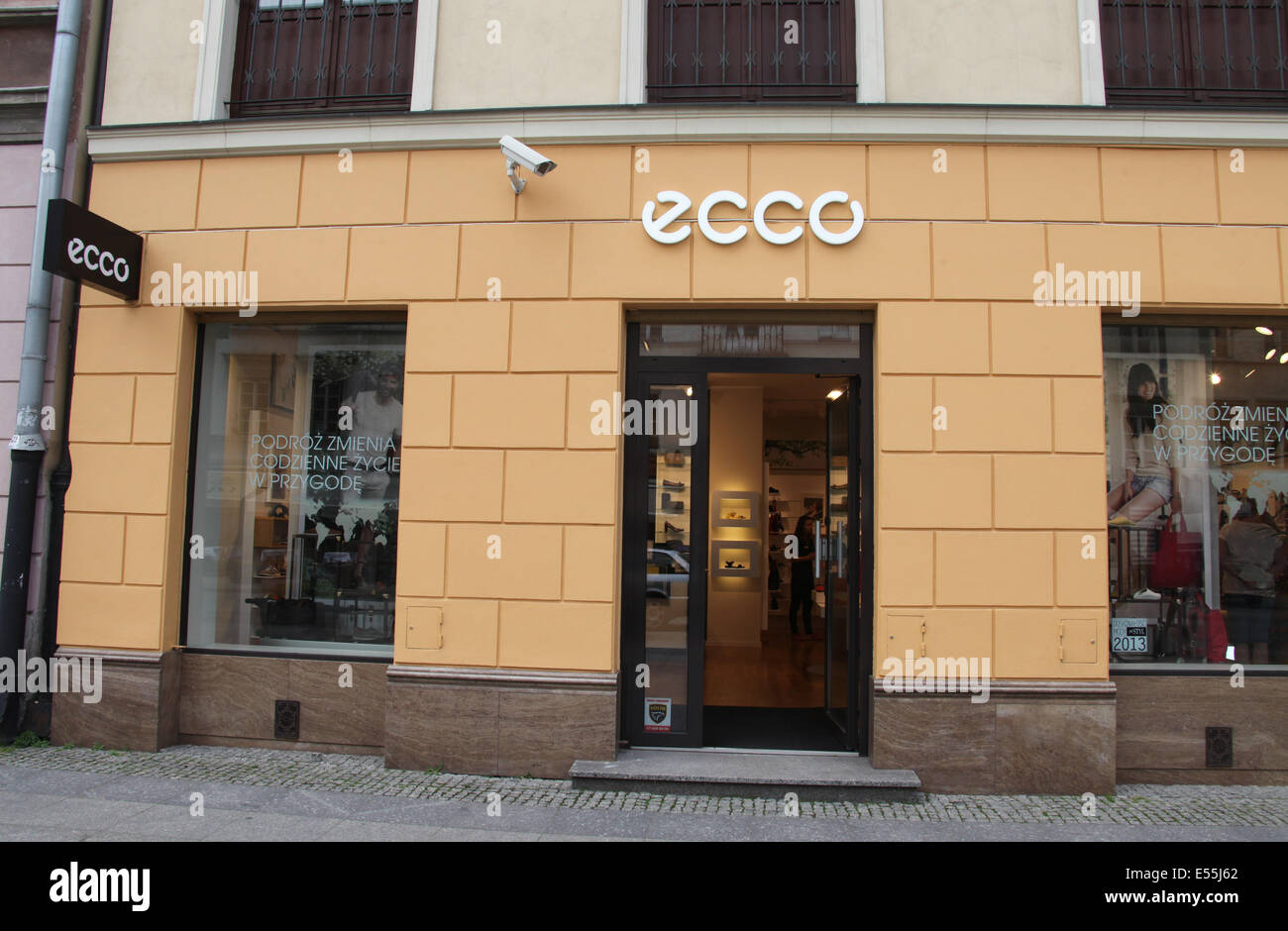 sælger sarkom Finde sig i ECCO store on Nowy Swiat in Warsaw Old Town Stock Photo - Alamy