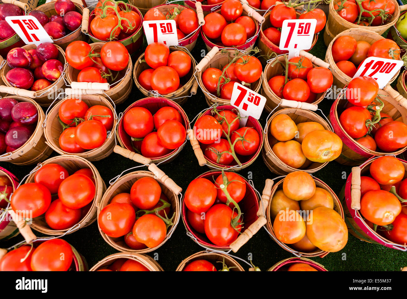 Fresh organic produce on sale at the local farmers market Stock Photo ...