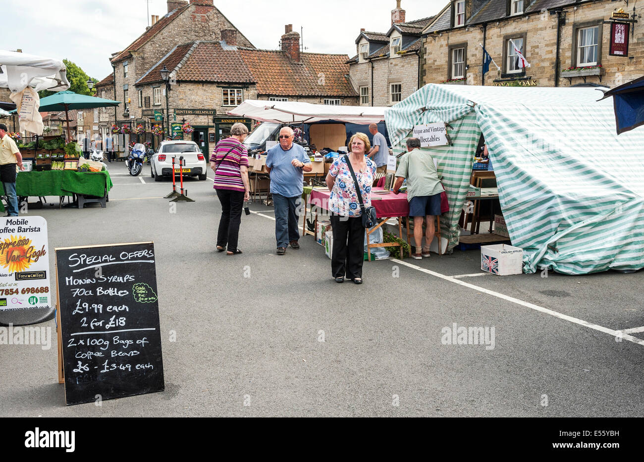 Shoppers and tourists at Helmsley Friday market Stock Photo Alamy