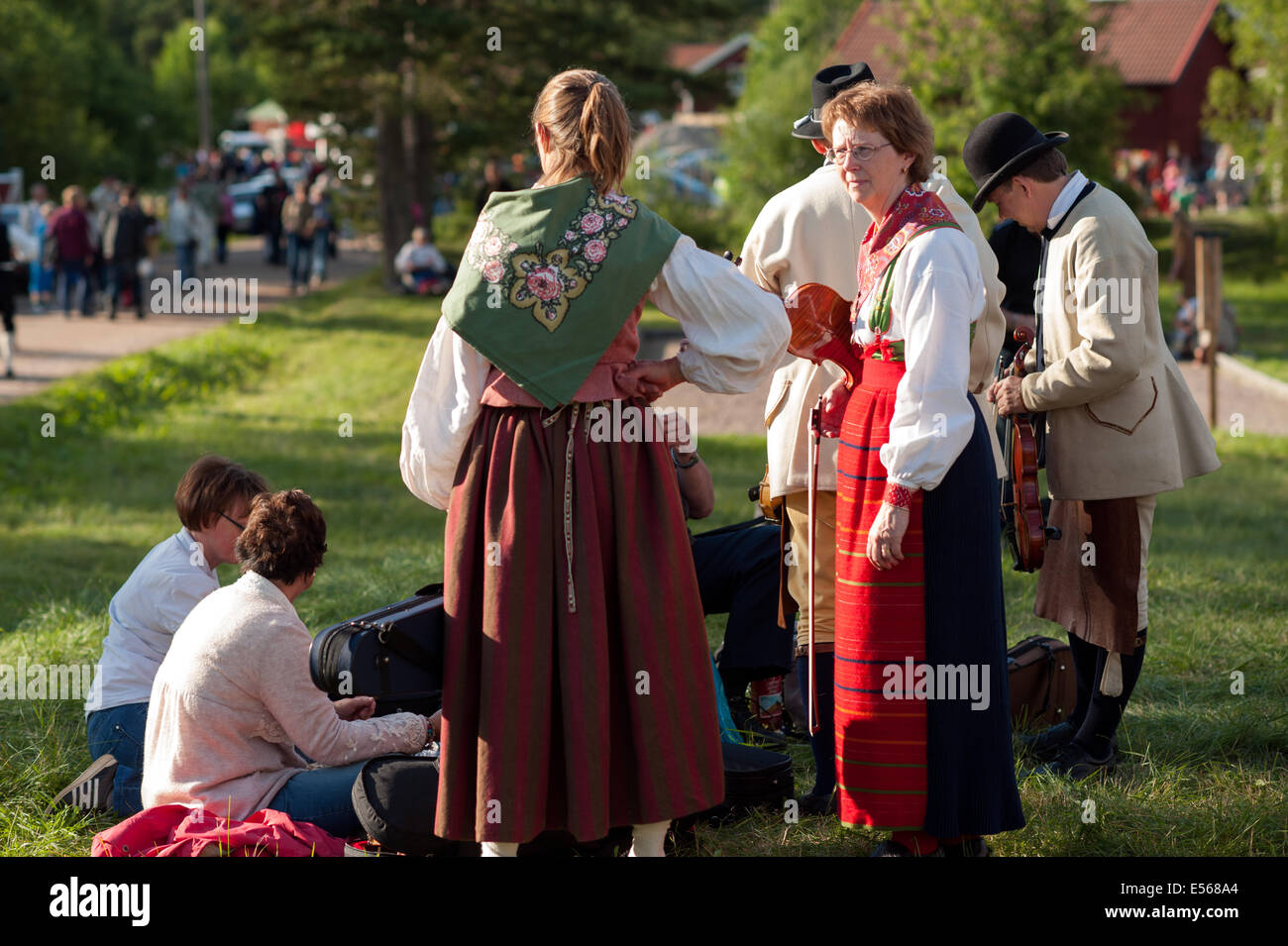 What To Wear To A Folk Music Festival at Mary Lockridge blog