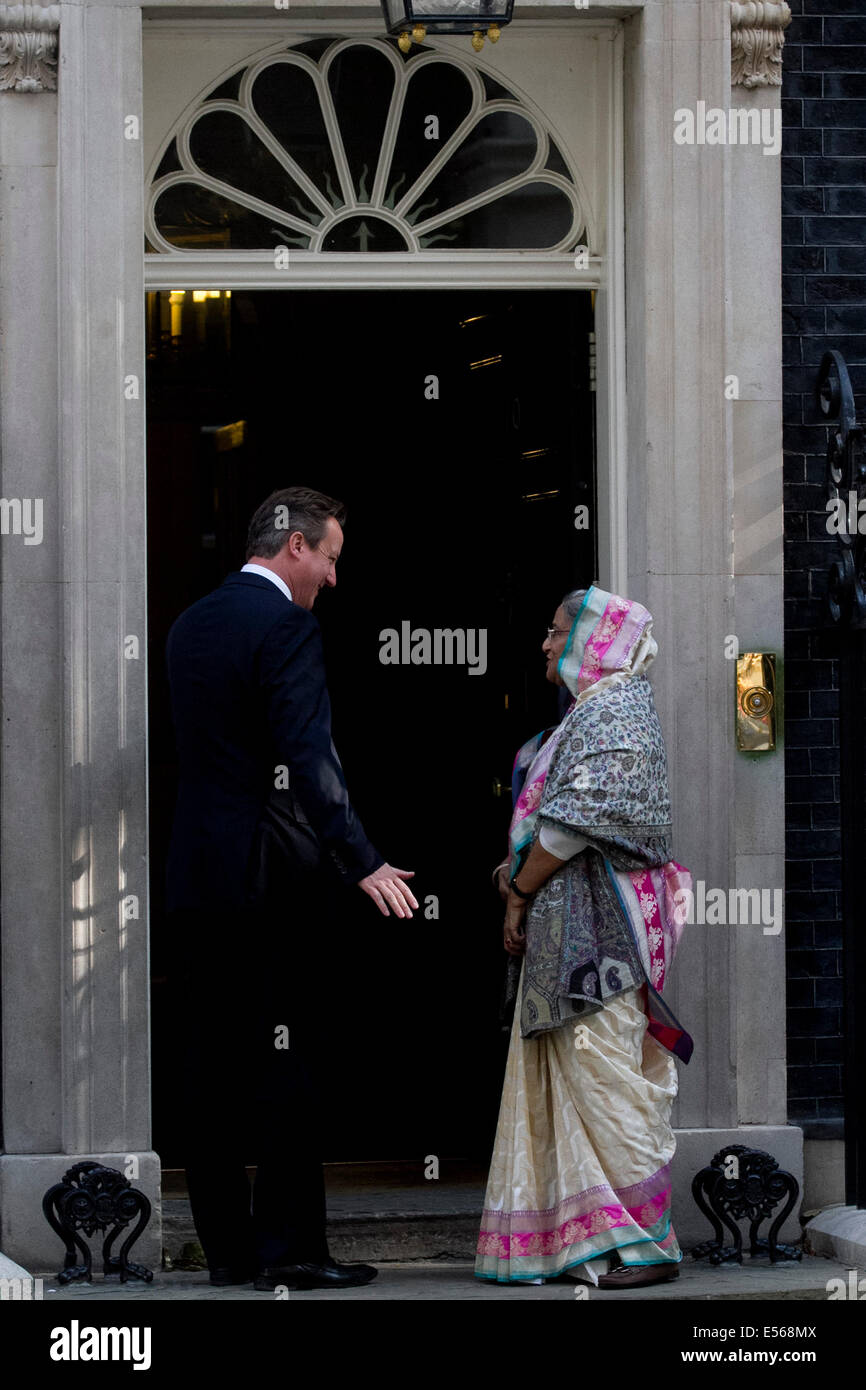 London, UK. 22nd July, 2014. The PM of Bangladesh Sheikh Hasina is greeted by British Prime Minister David Cameron at 10 Downing street London Credit:  amer ghazzal/Alamy Live News Stock Photo