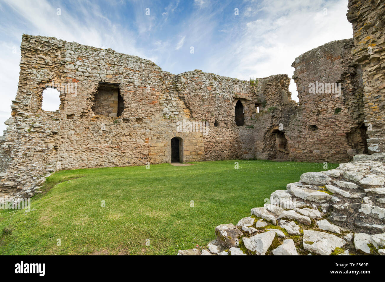 DUFFUS CASTLE INTERIOR WITH DOORWAY AND WINDOWS NEAR ELGIN MORAY SCOTLAND Stock Photo