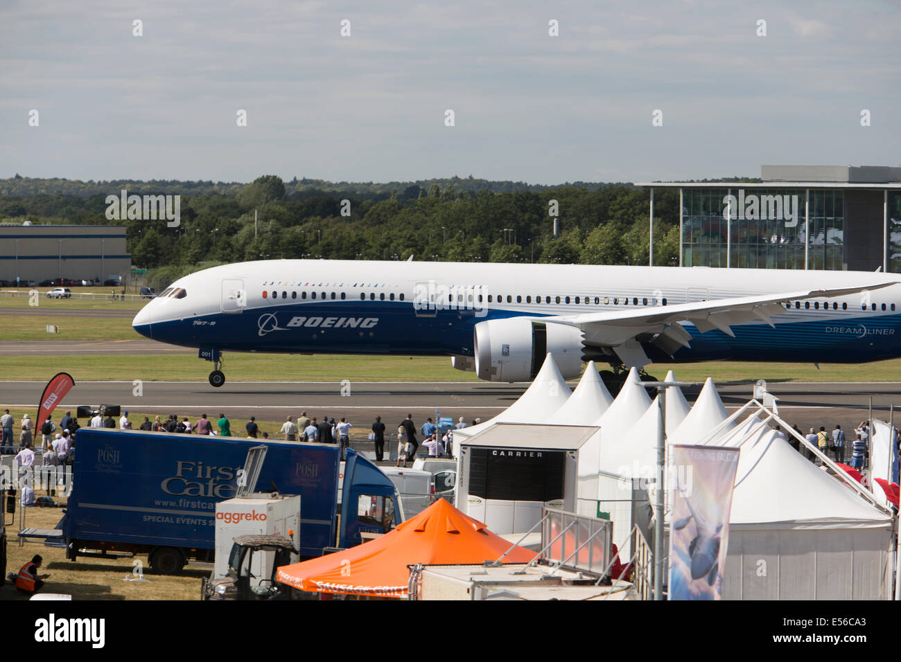 Boeing 787-9 AT FARNBOROUGH AIR SHOW 2014 Stock Photo