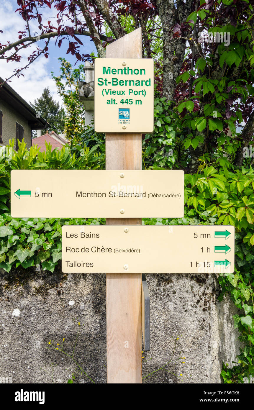 Lake Annecy villages directional walking times sign post, Menthon-Saint-Bernard, Annecy, Haute-Savoie, Rhone-Alpes, France Stock Photo