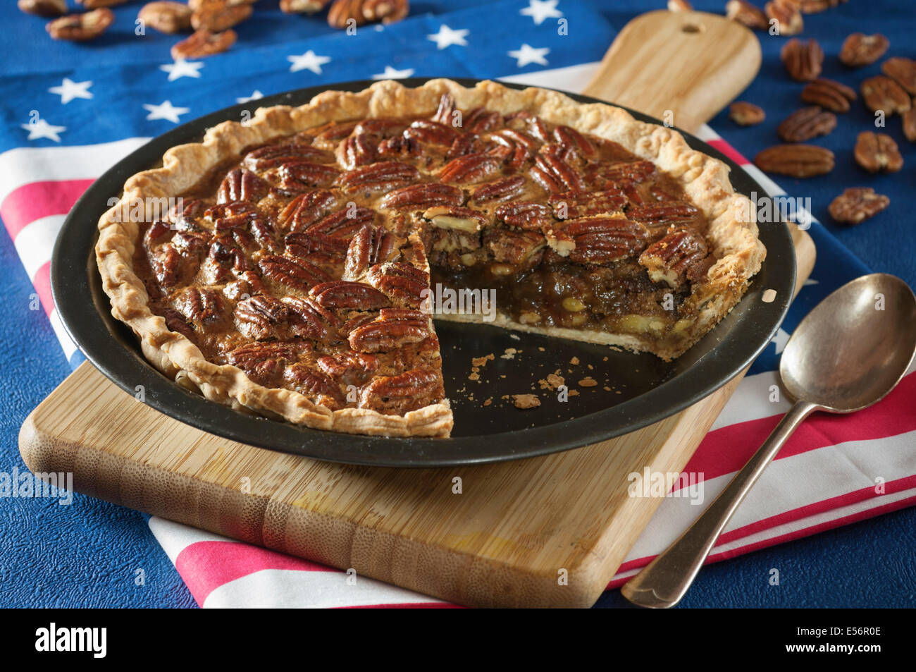Pecan pie American dessert Stock Photo - Alamy
