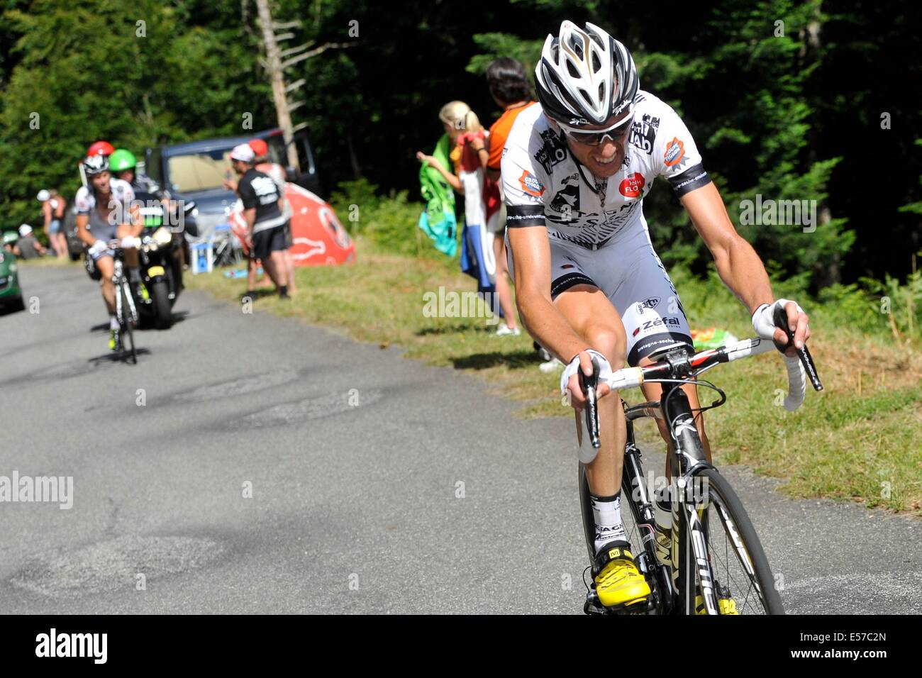 Tour de France Stage 16 Carcassonne to Bagneres-de-Luchon, France. 22nd July, 2014. Carcassonne to Bagneres-de-Luchon, France. Tour de France cycling championship, stage 16. VACHON Florian (FRA - BRETAGNE SECHE ENVIRONNEMENT) ascends the Port de Bales Credit:  Action Plus Sports Images/Alamy Live News Stock Photo