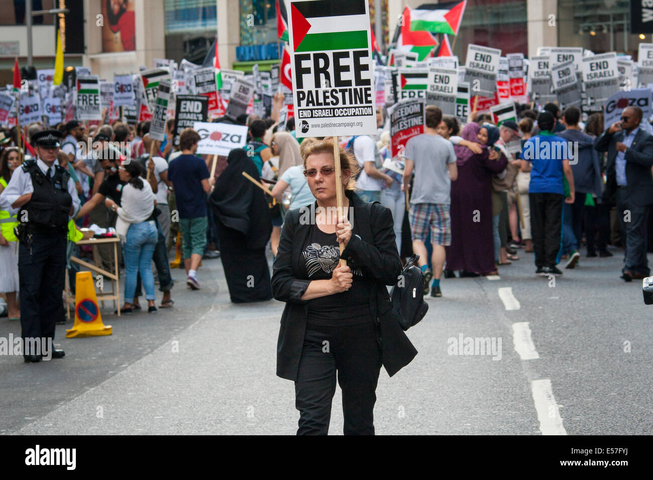 London, UK. 22nd July, 2014. Many hundreds of Palestinians and their