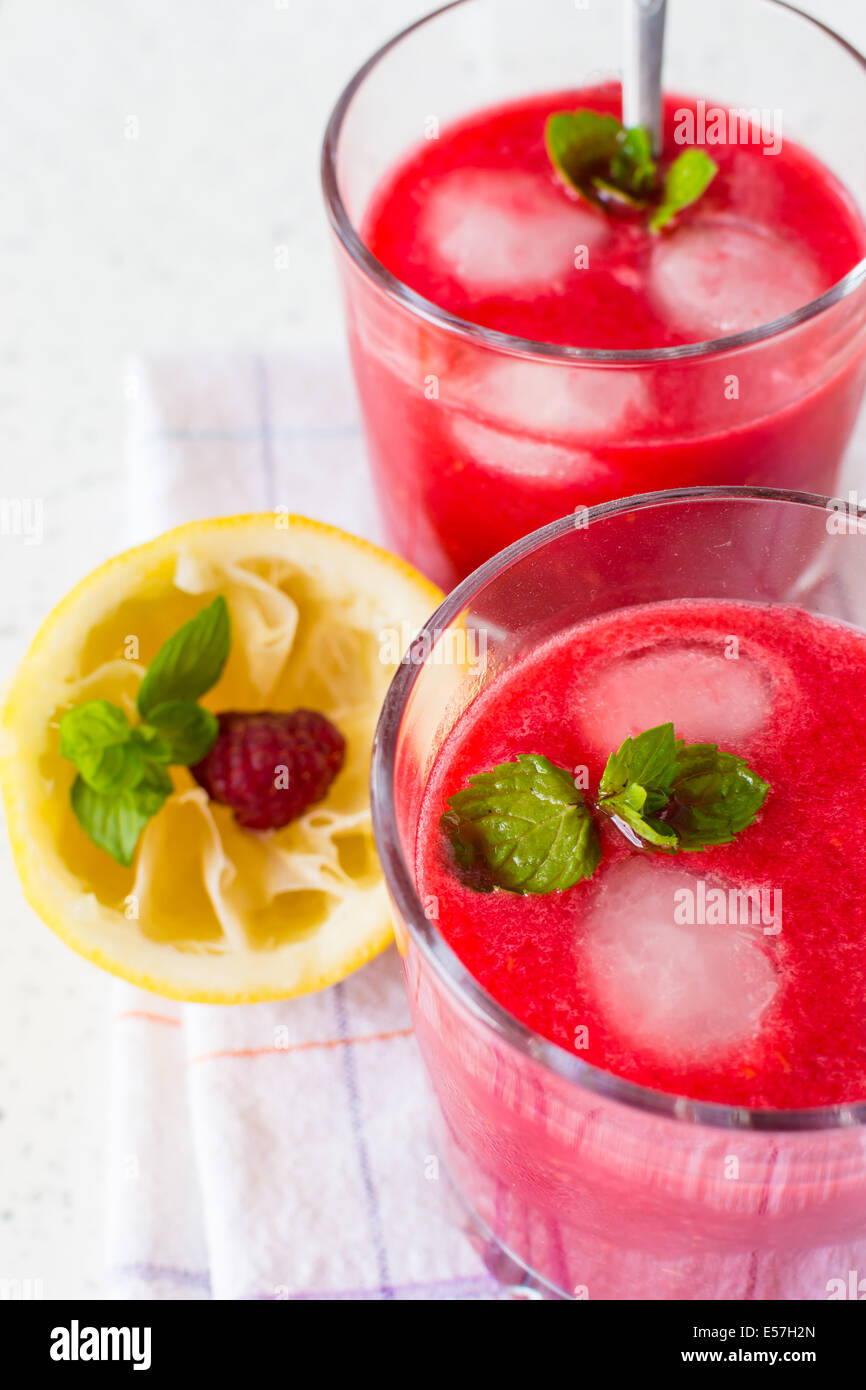 Raspberry juice fresh raspberries hi-res stock photography and images ...