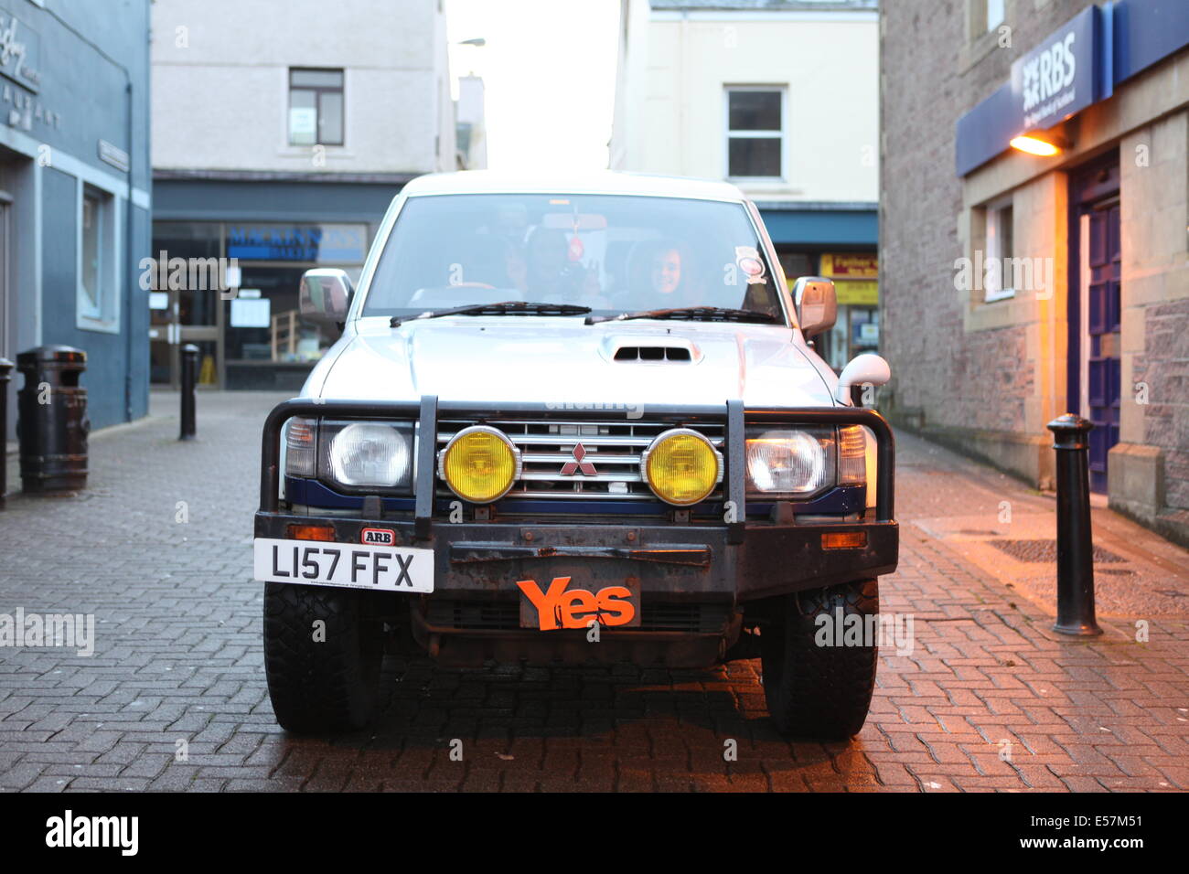 Car with the Yes Scotland sign in Stornoway, Isle of Lewis, Scotland, UK Stock Photo