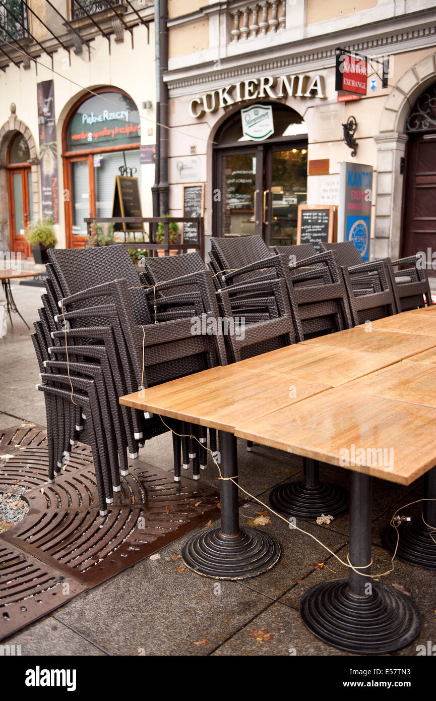Plastic tables and chairs hires stock photography and images Alamy