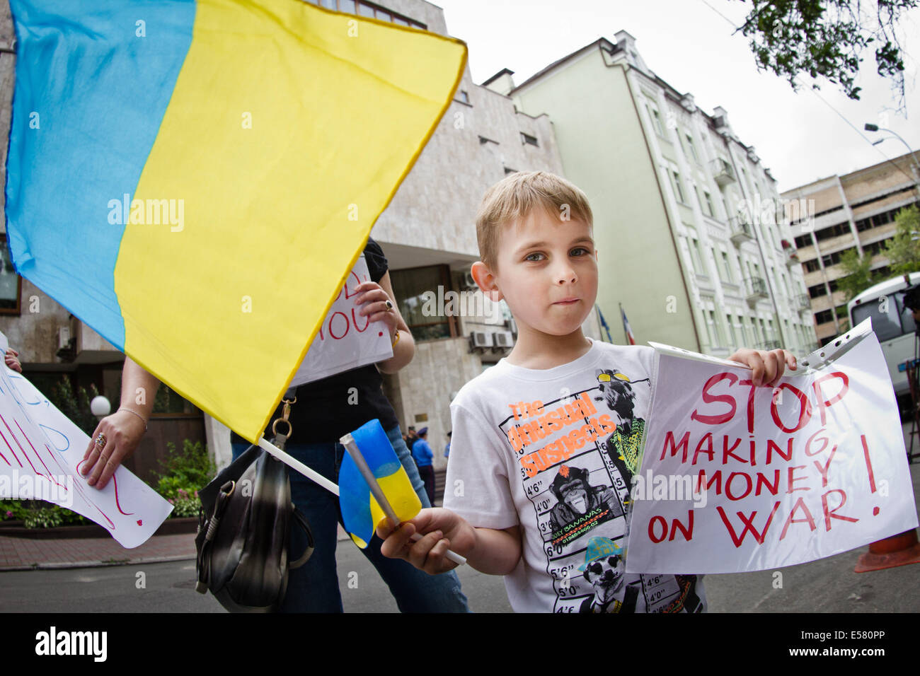 Hand protests placard stop hi-res stock photography and images - Alamy