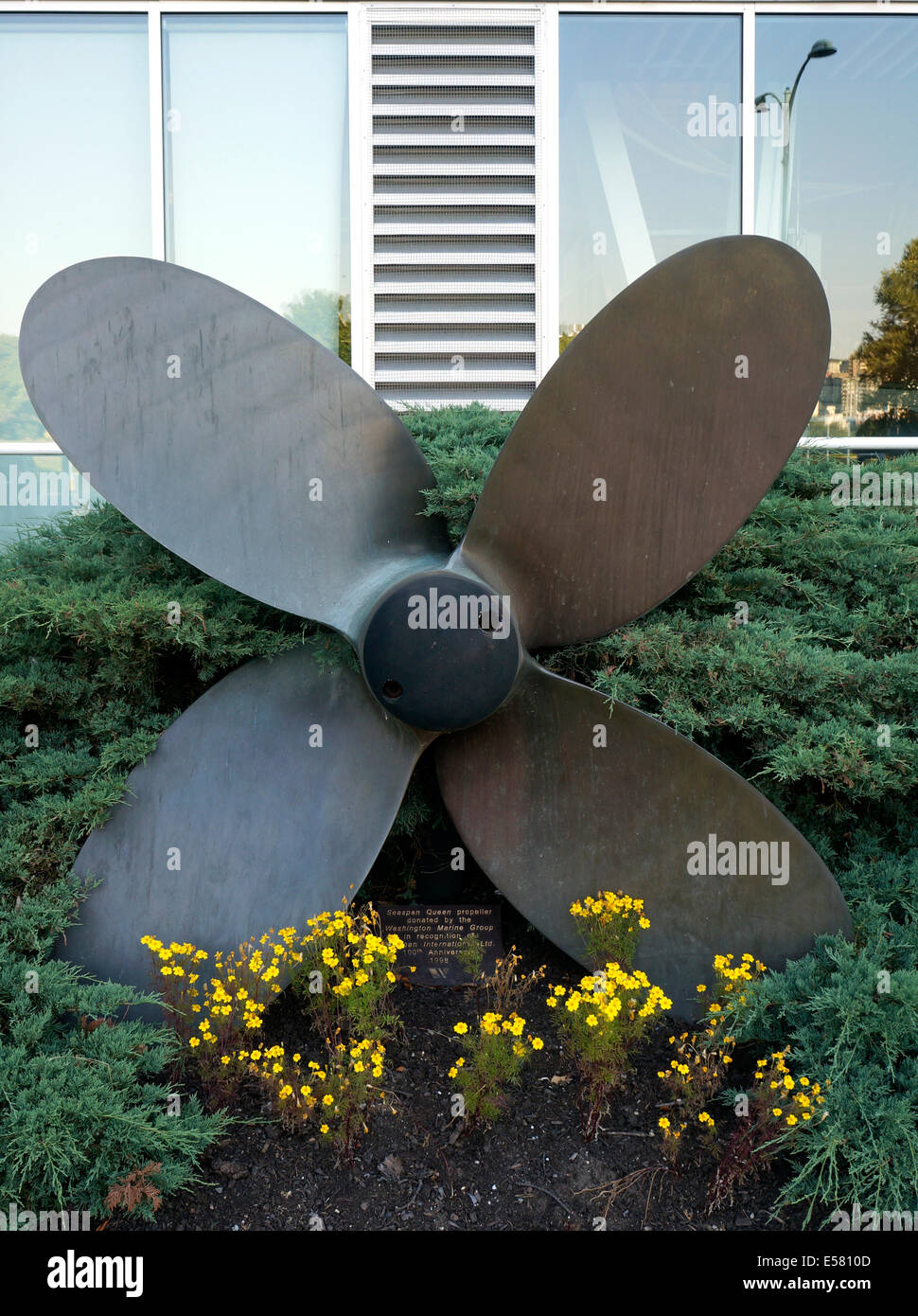 Tugboat propeller hires stock photography and images Alamy