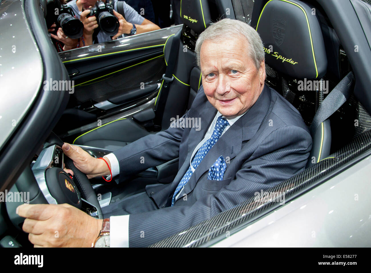 Wolfgang Porsche, Chairman of the Board of Porsche AG, Porsche 918 Spyder, Group Night of the Volkswagen AG at the 65th Stock Photo
