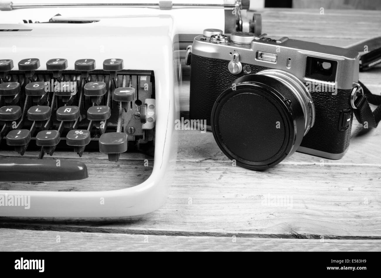 Typewriter and film camera, a classic journalist kit Stock Photo Alamy