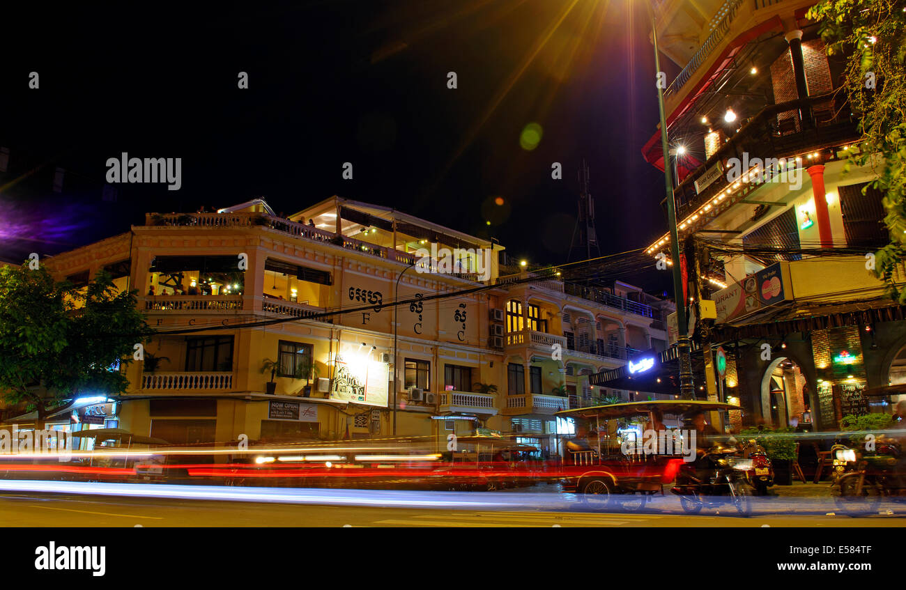 Night scene of Sisowath Quay and the FCC, Foreign Correspondent's Club, Phnom Penh, Cambodia. Stock Photo