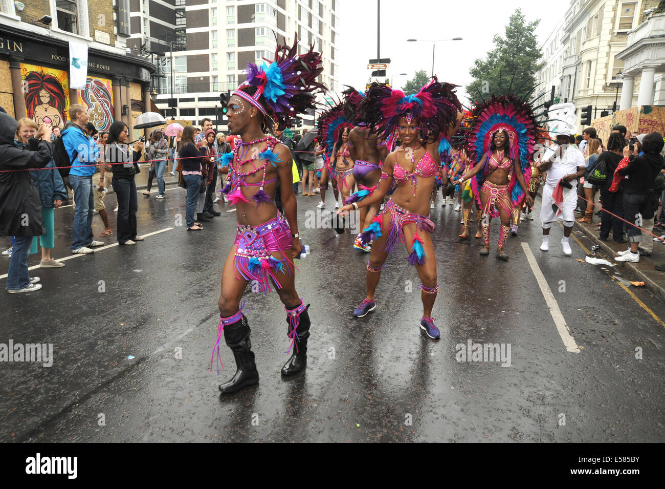 Notting Hill Carnival street parade Stock Photo - Alamy