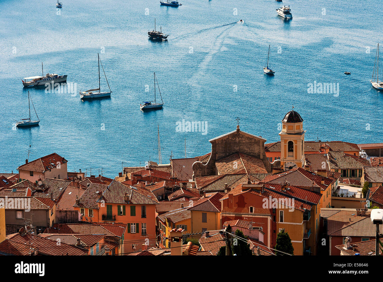 Europe, France, French Riviera, Alpes-Maritimes, Villefrance-sur-Mer. The bay and the Old town. Stock Photo