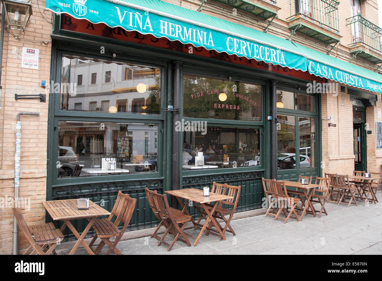 Seville triana bar hi-res stock photography and images - Alamy