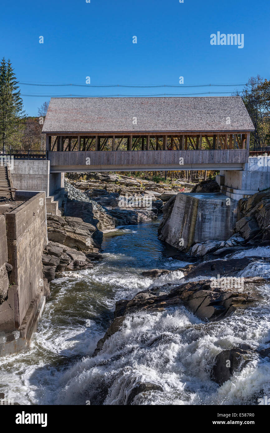 Quechee Covered Bridge, Hartford, Vermont, USA Stock Photo Alamy