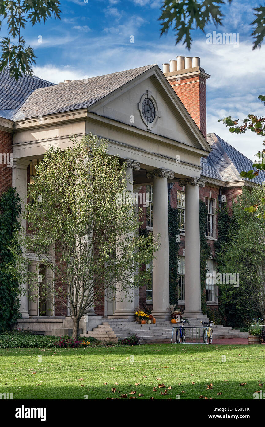 Deerfield academy exterior hires stock photography and images Alamy