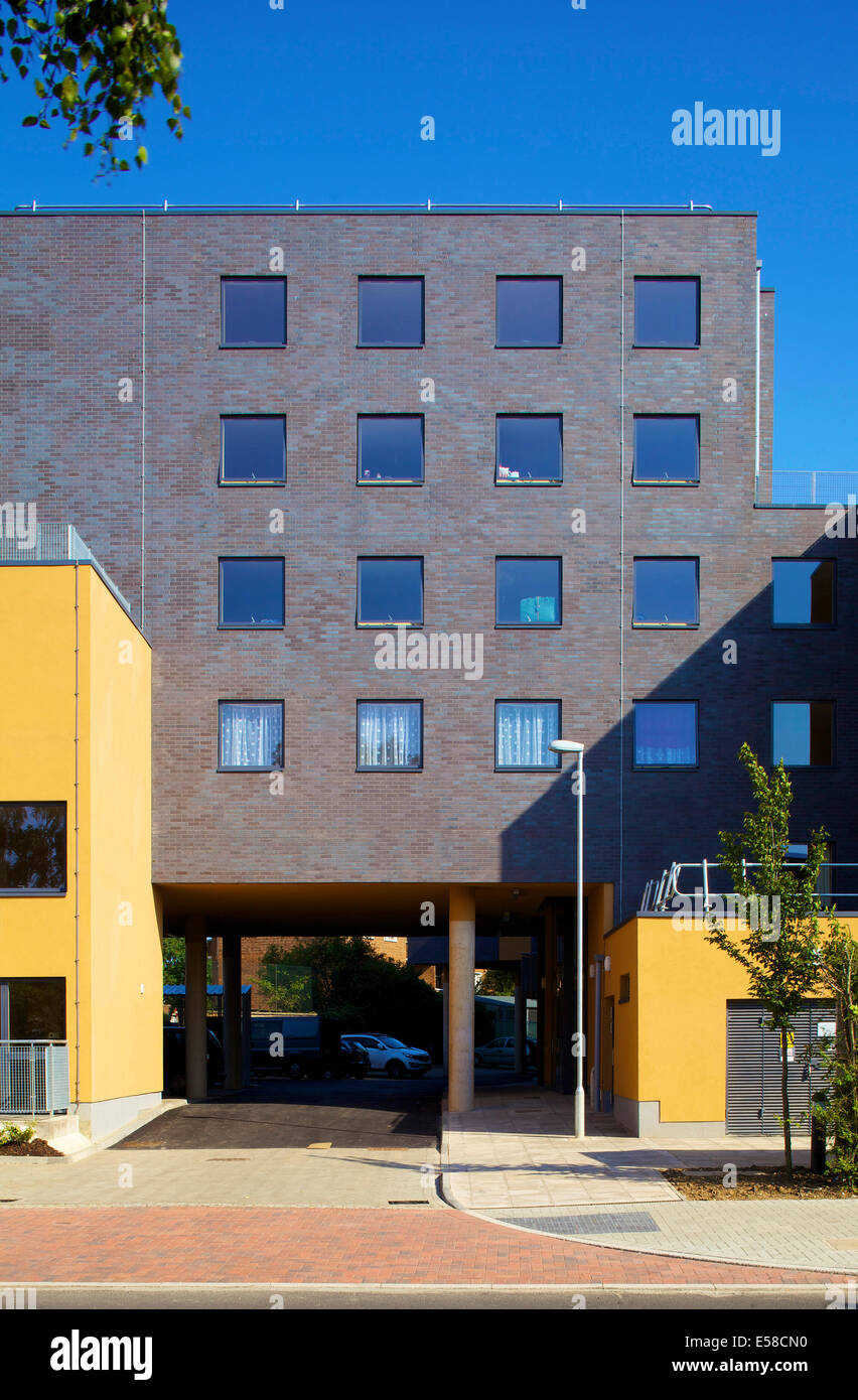 Modern social housing cladding hi-res stock photography and images - Alamy