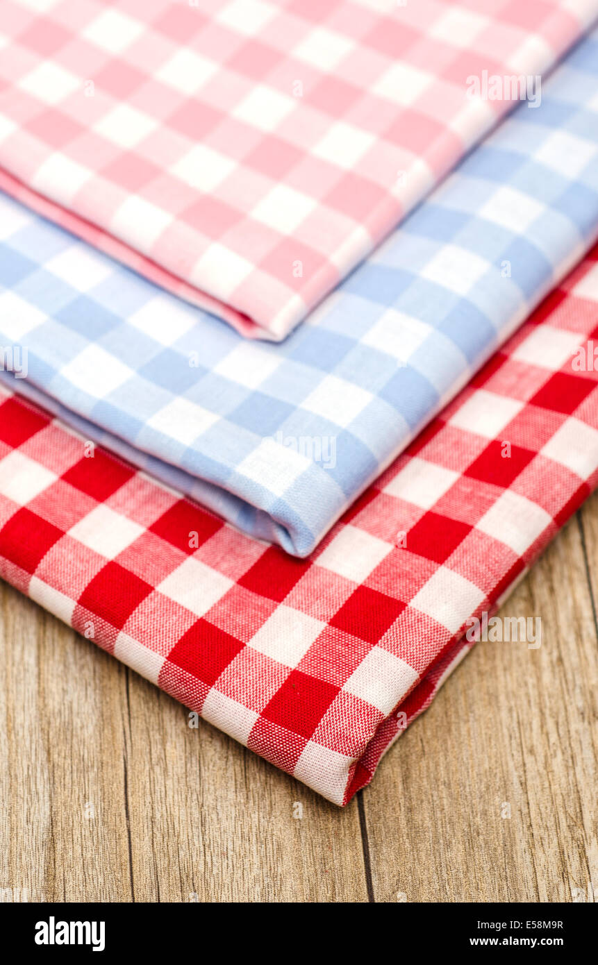 Check table cloths hi-res stock photography and images - Alamy