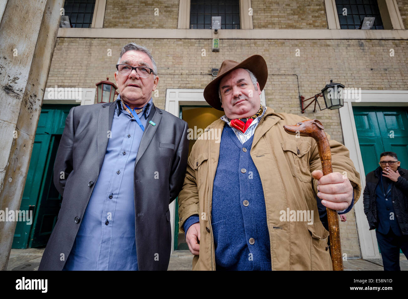 Gypsy community marching in london hi-res stock photography and images ...