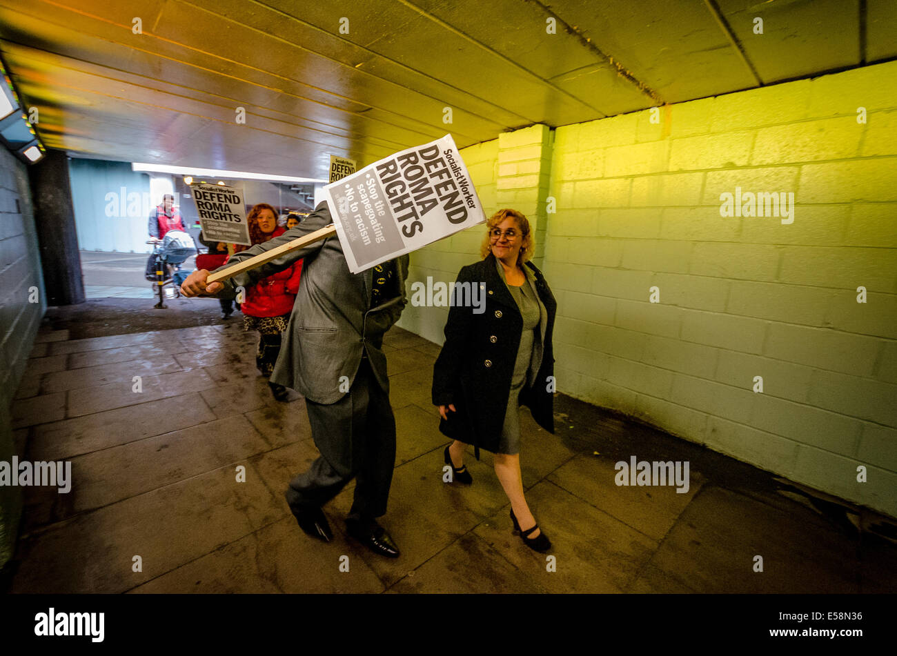 Gypsy community marching in london hi-res stock photography and images ...