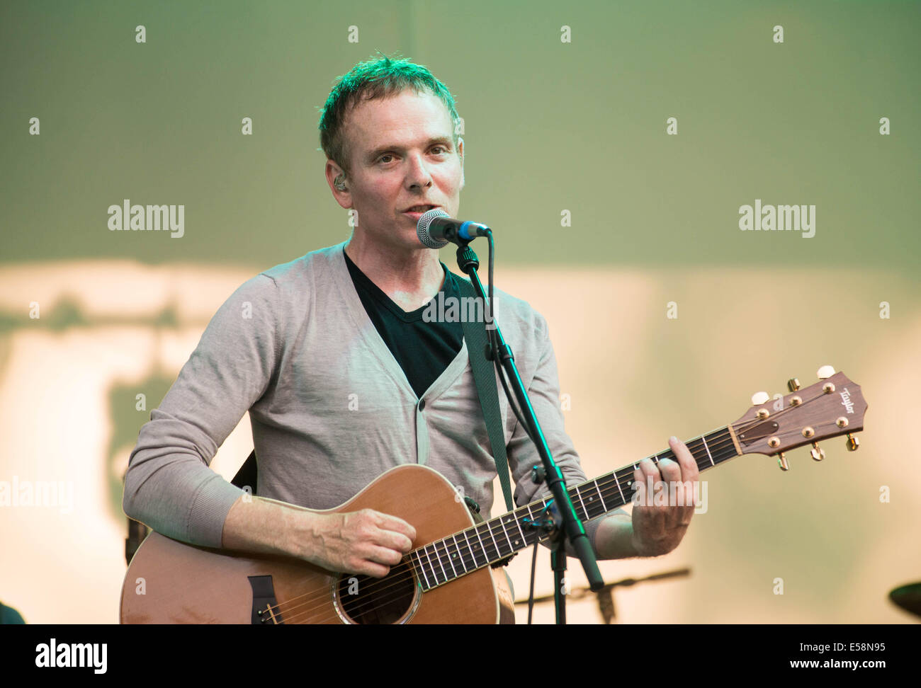 Glasgow, Scotland, UK. 23rd July, 2014. Stuart Murdoch of Belle and Sebastian performs at the kelvingrove bandstand as part of opening celebrations of the Glasgow Commonwealth Games 2014. Glasgow Scotland July 23rd. Credit:  Sam Kovak/Alamy Live News Stock Photo