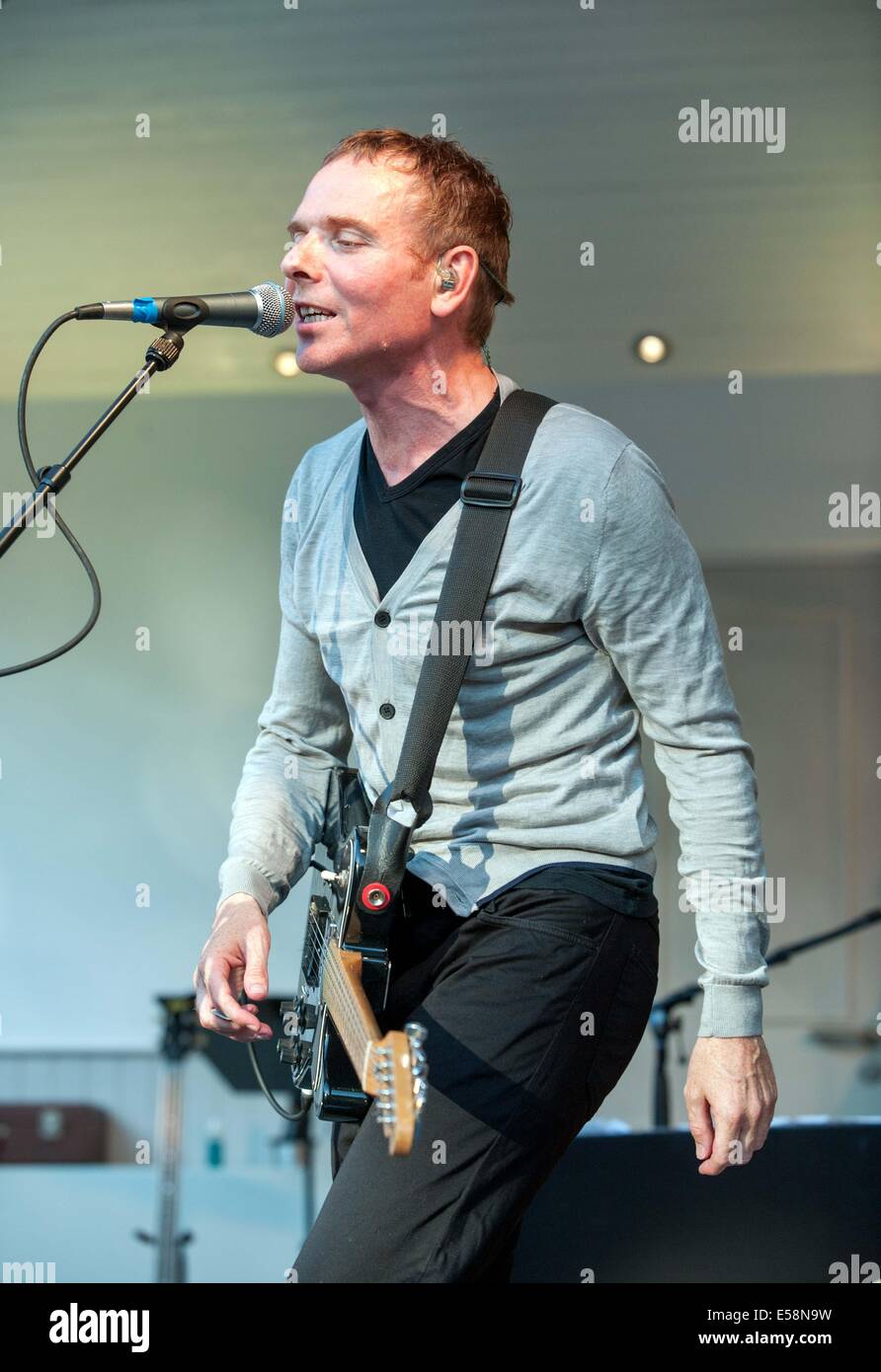 Glasgow, Scotland, UK. 23rd July, 2014. Stuart Murdoch of Belle and Sebastian performs at the kelvingrove bandstand as part of opening celebrations of the Glasgow Commonwealth Games 2014. Glasgow Scotland July 23rd. Credit:  Sam Kovak/Alamy Live News Stock Photo